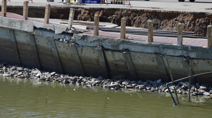 pier near canal collapes from dehydrate